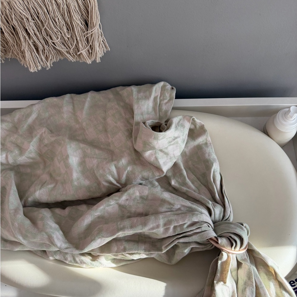 WildBird Cream and Green Gingam ring sling